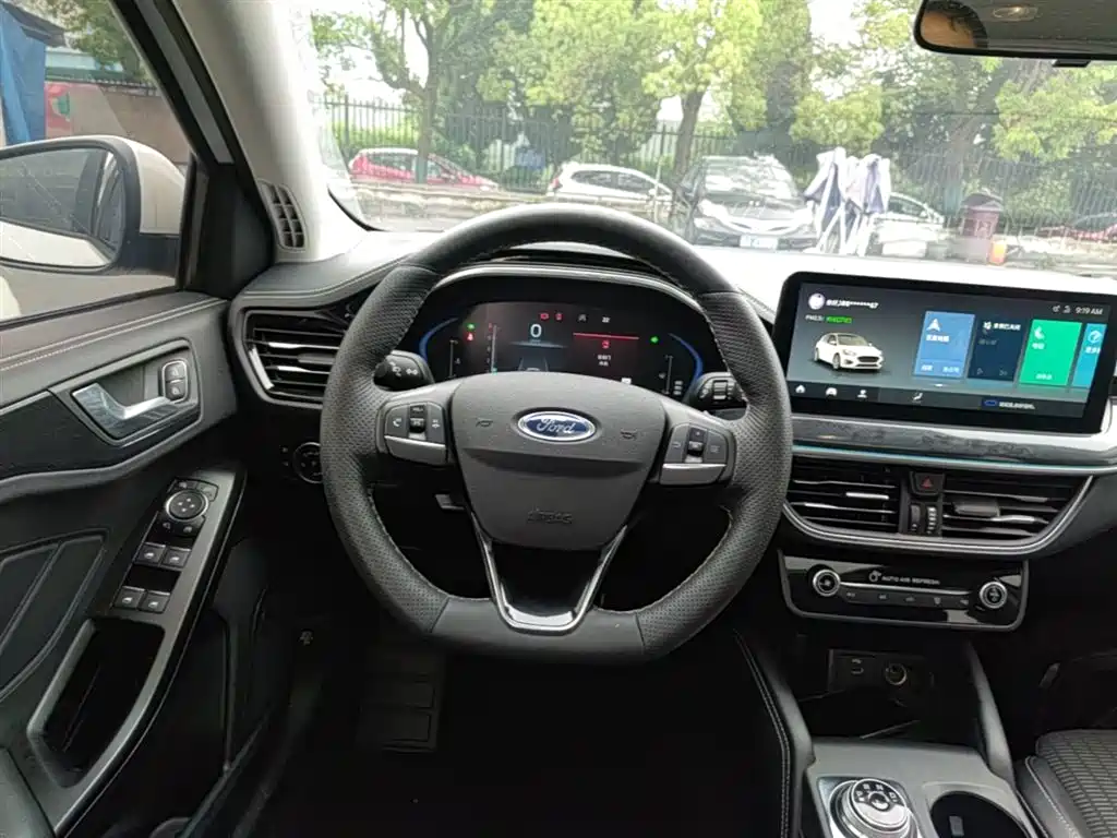 Ford Focus 2021 — фото 11