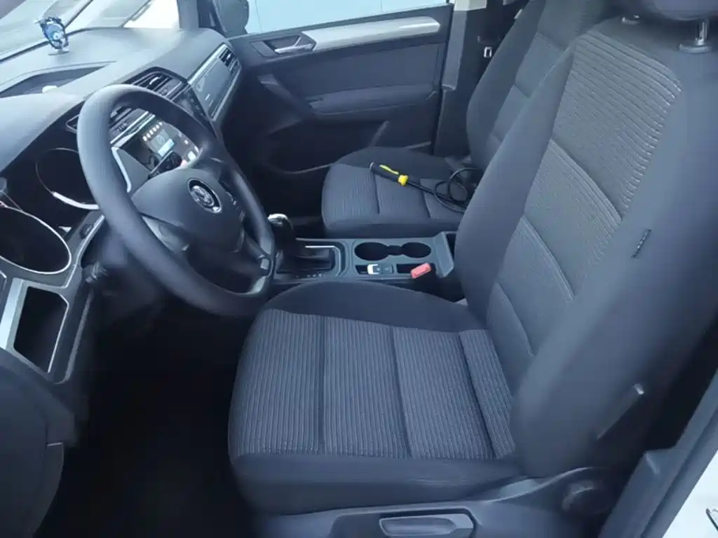 Volkswagen Touran 2017 — фото 15
