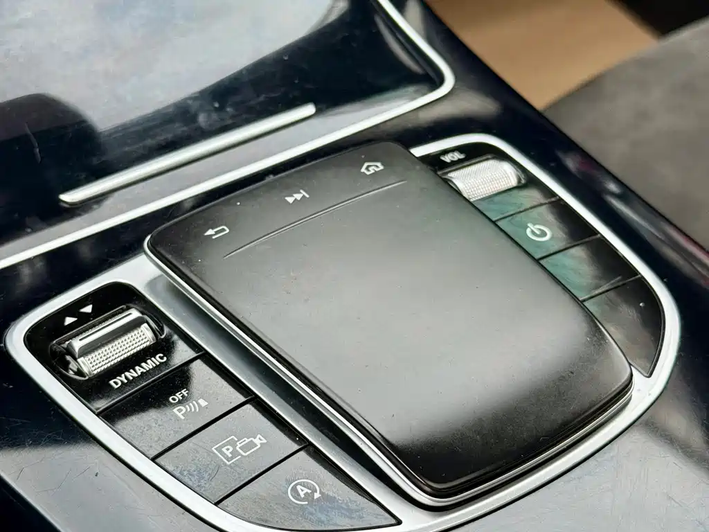 Mercedes-Benz C-Class 2019 — фото 19