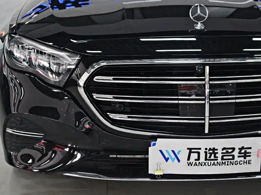 Mercedes-Benz E-Class 2024