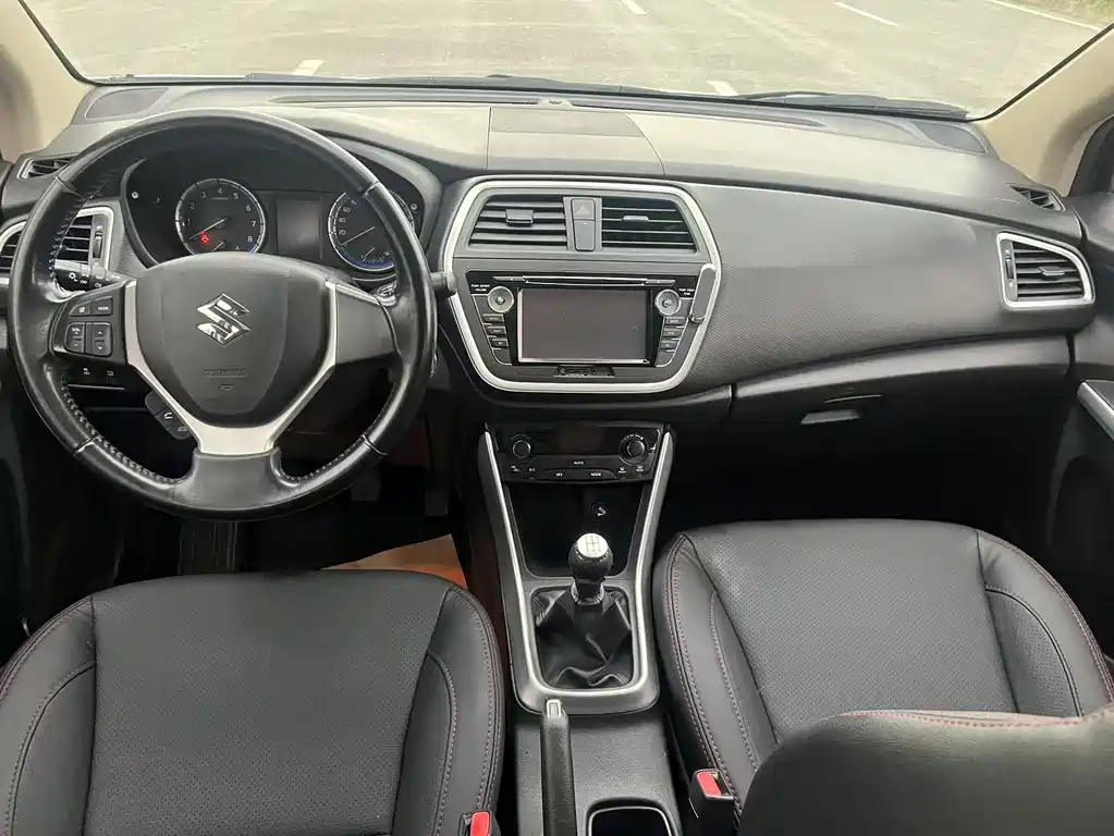 Suzuki S-Cross 2014 — фото 11