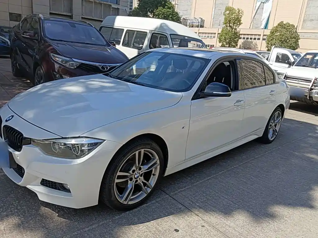BMW 3 Series 2019 — фото 1