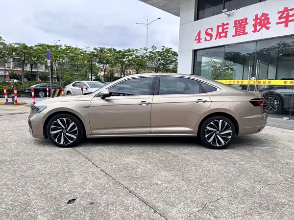 Volkswagen Passat 2023