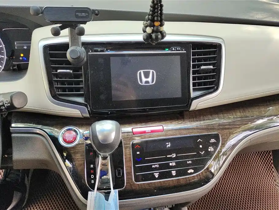 Honda Odyssey 2017 — фото 13