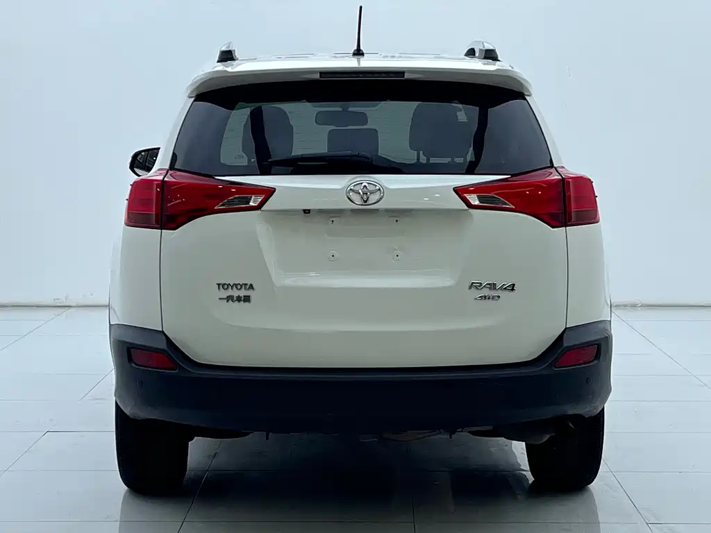 Toyota RAV4 2015 — фото 6