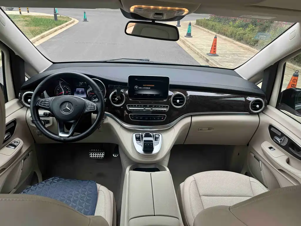 Mercedes-Benz V-Class 2017 — фото 5