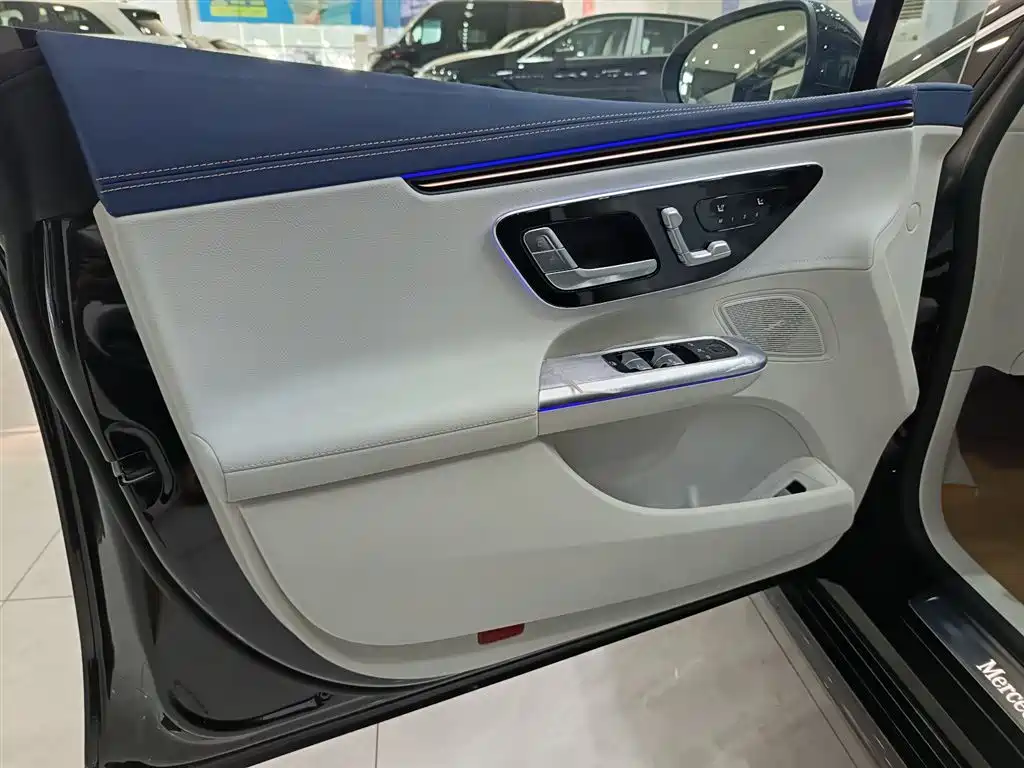 Mercedes-Benz EQE 2025