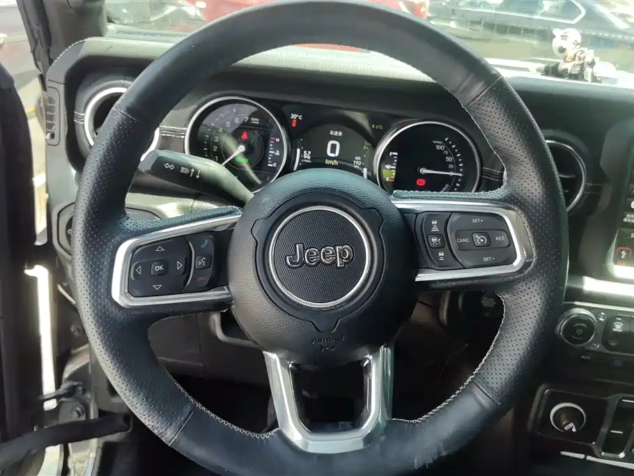 Jeep Wrangler PHEV 2023 — фото 15