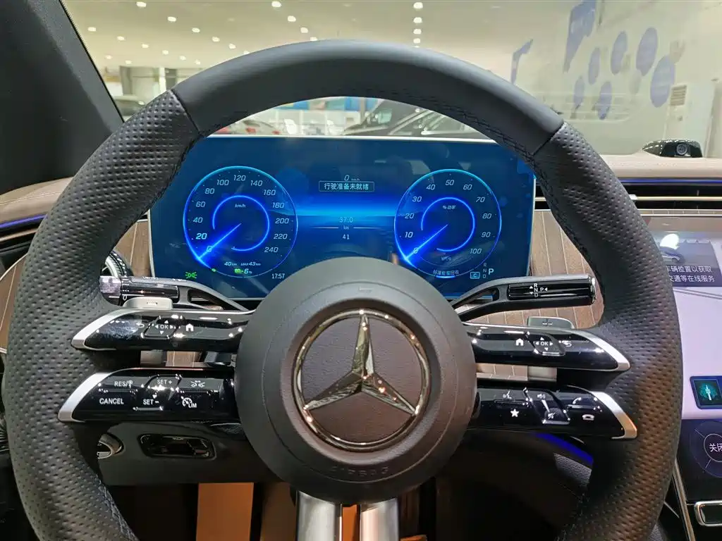 Mercedes-Benz EQE 2025 — фото 10
