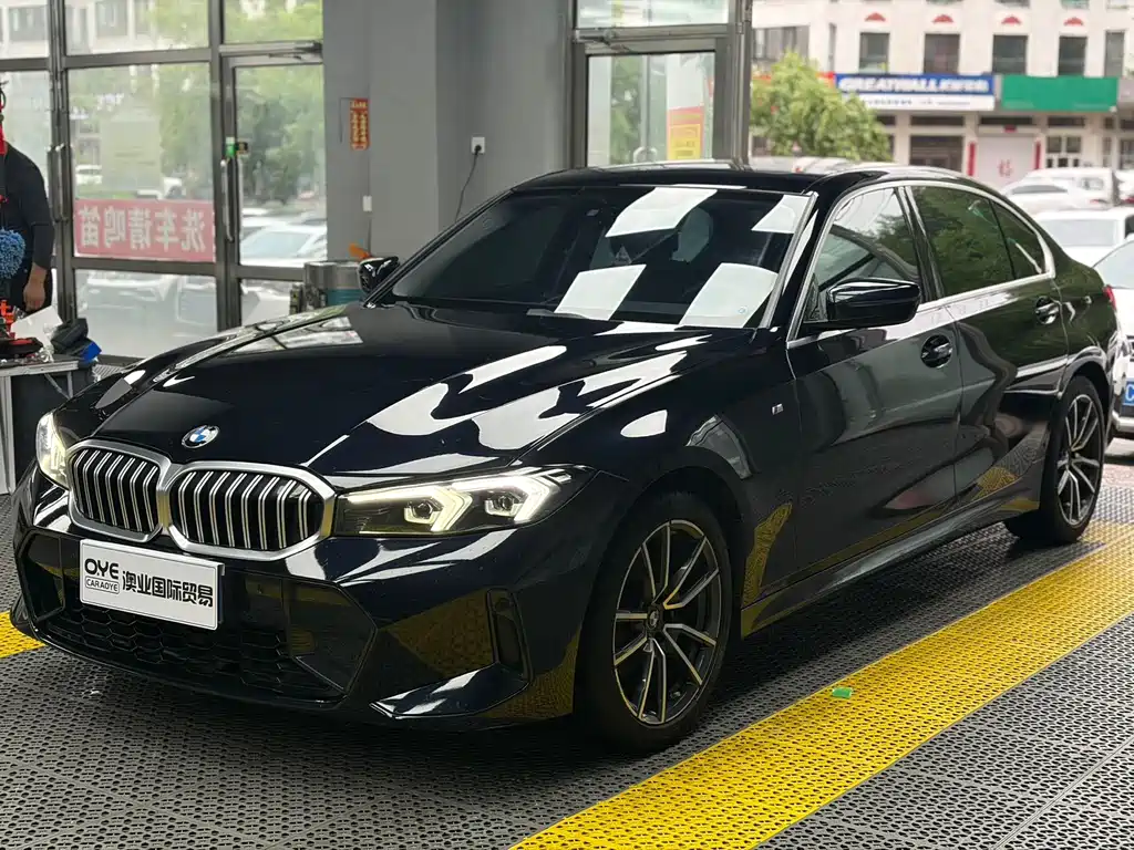 BMW 3 Series 2023 — фото 1