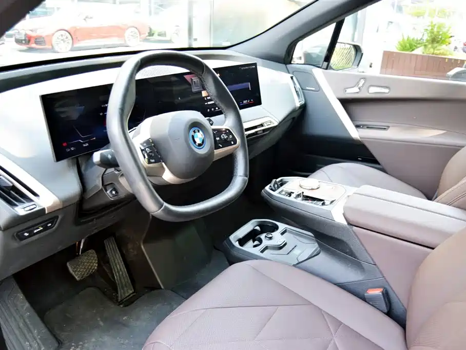 BMW iX 2025