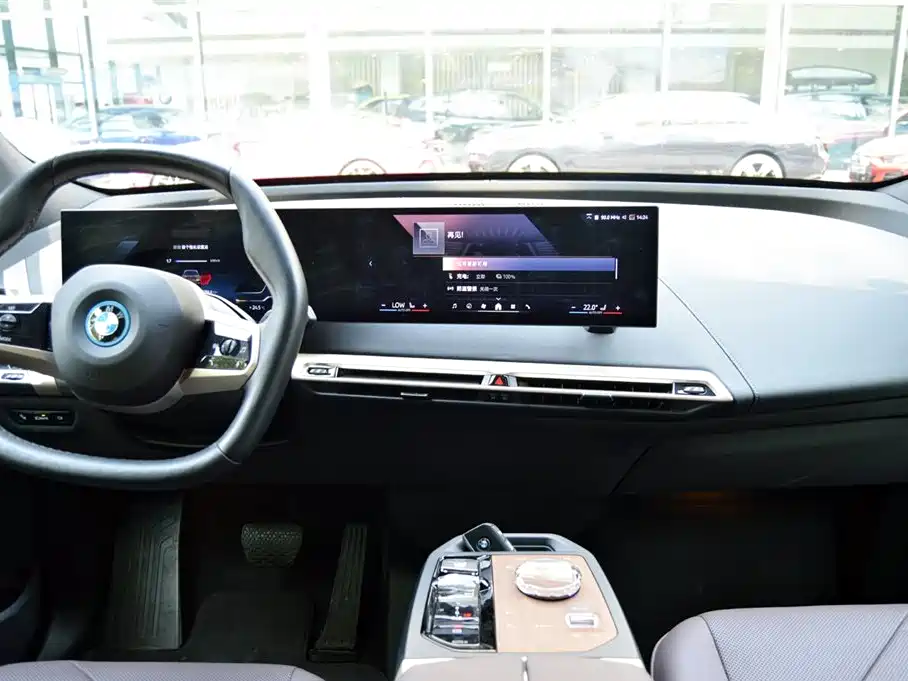BMW iX 2025