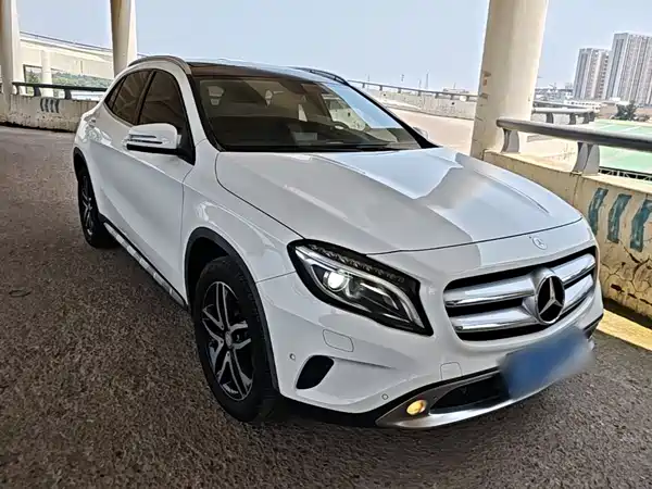 Mercedes-Benz GLA 2015