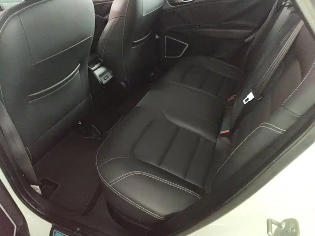 Geely Emgrand GS 2018 — фото 17
