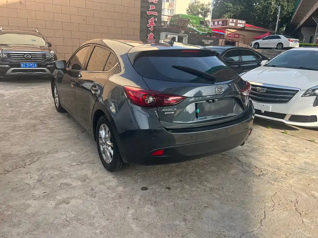 Mazda 3 Axela 2016