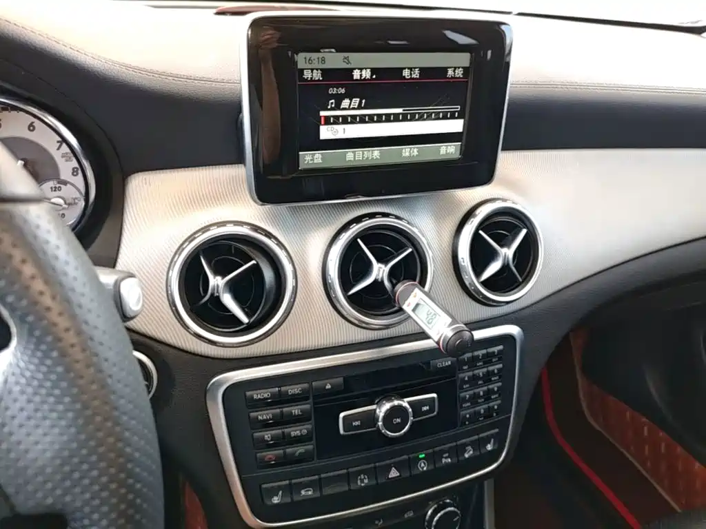 Mercedes-Benz GLA 2015 — фото 13