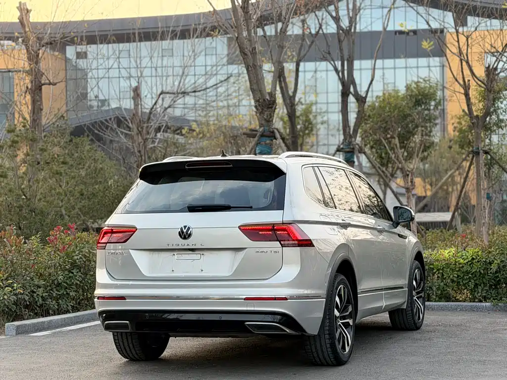 Volkswagen Tiguan L 2021 — фото 11