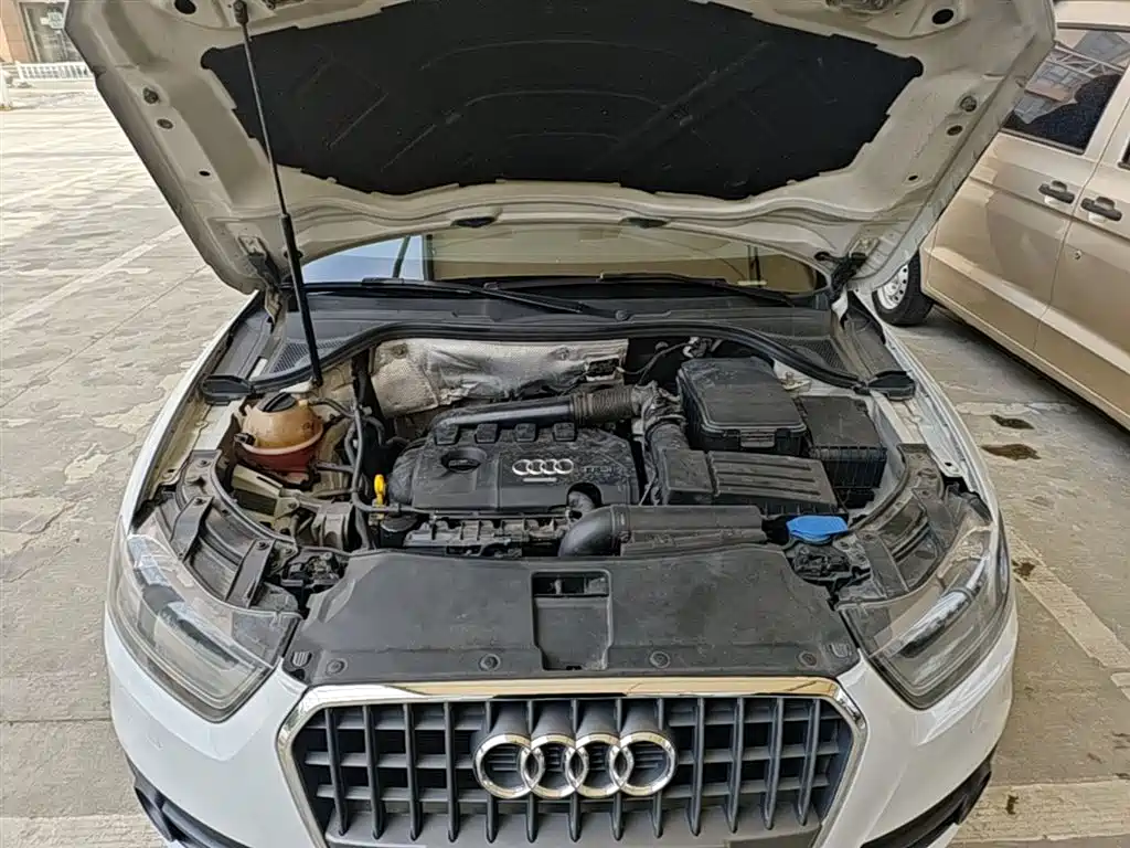 Audi Q3 2015 — фото 20