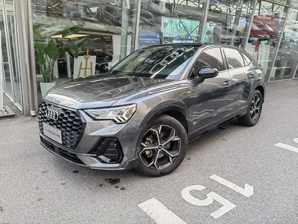 Audi Q3 Sportback 2022 — фото 1