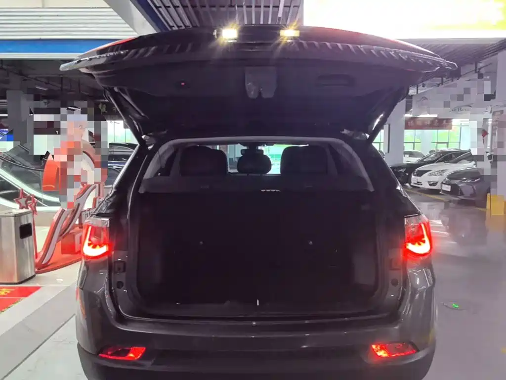 Jeep Compass 2019 — фото 19