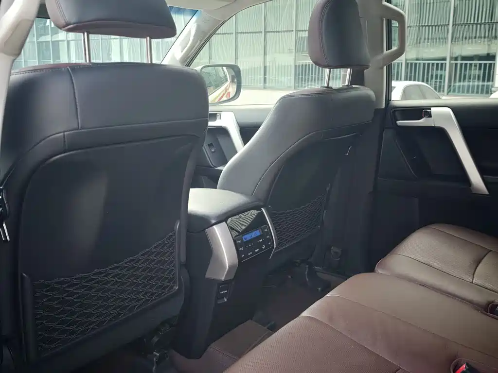 Toyota Prado 2019 — фото 10