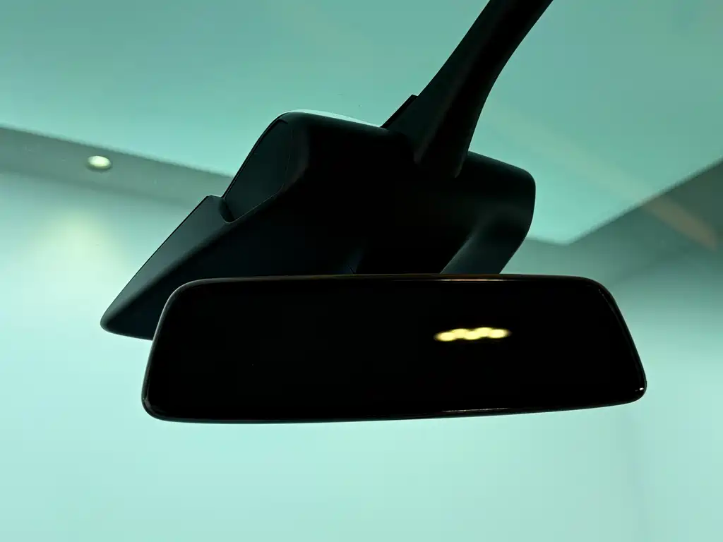 Tesla Model X 2020 — фото 10