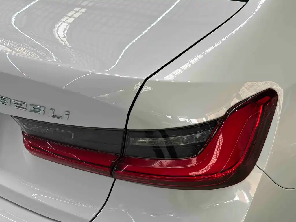 BMW 3 Series 2021 — фото 16