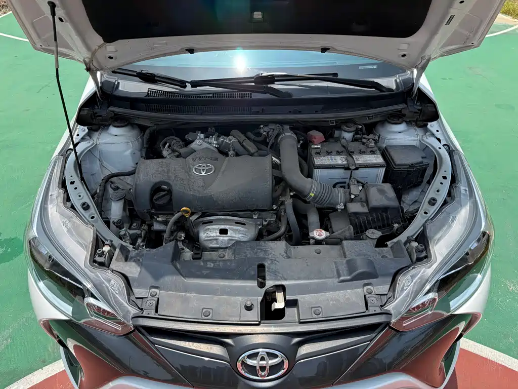 Toyota Yaris L 2022 — фото 18