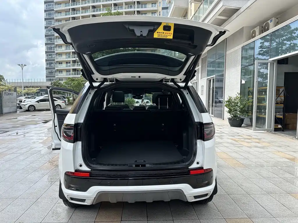 Land Rover Discovery Sport Hybrid 2022 — фото 20
