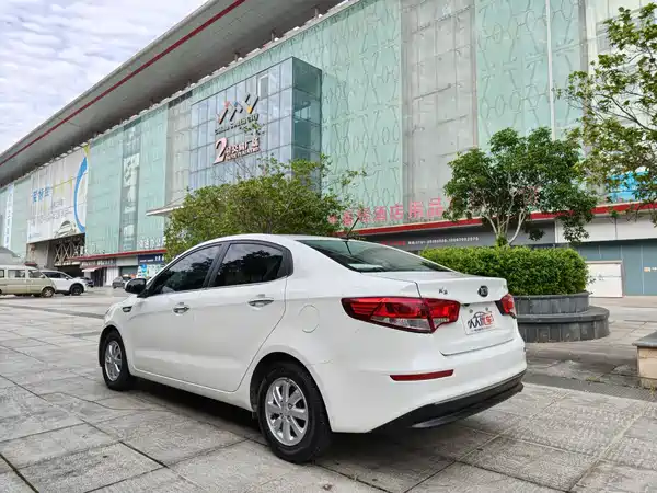 Kia K2 2015