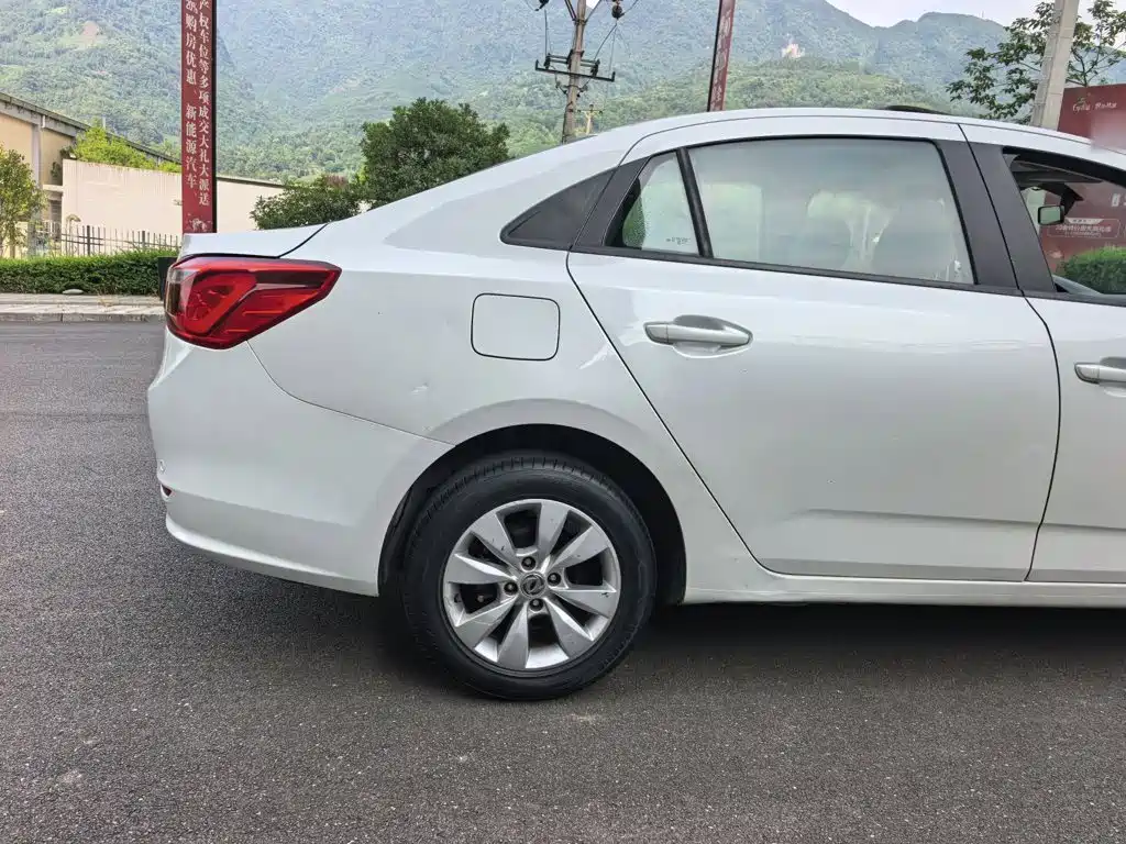 Dongfeng Fengshen L60 2018 — фото 15