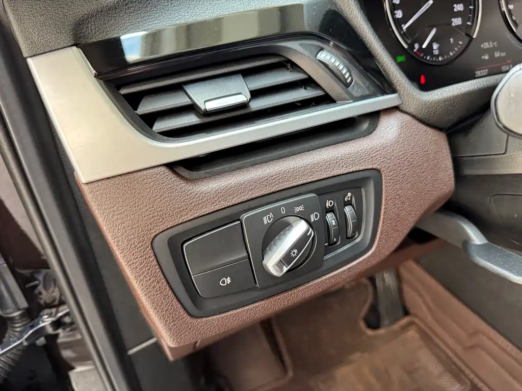 BMW X1 2022 — фото 11