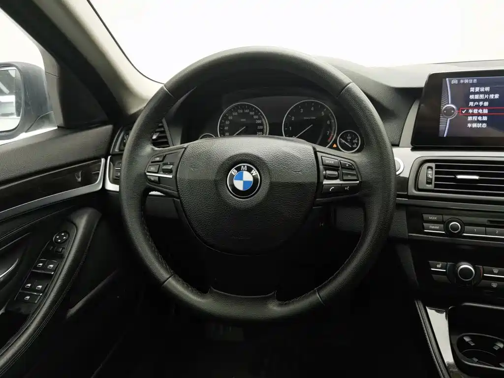 BMW 5 Series 2013 — фото 11