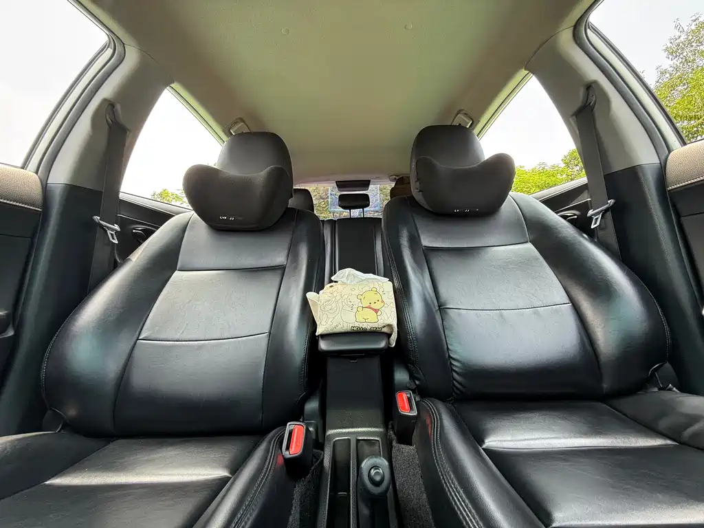 Toyota Yaris L 2022 — фото 15