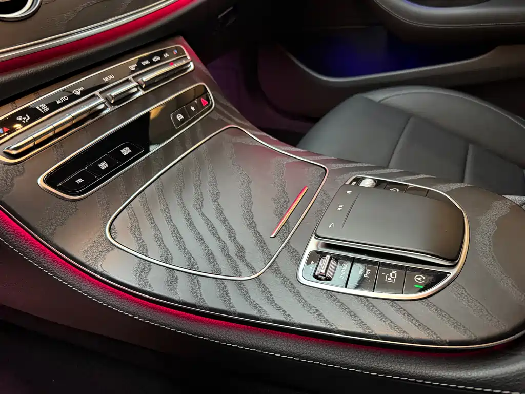 Mercedes-Benz E-Class 2021 — фото 15