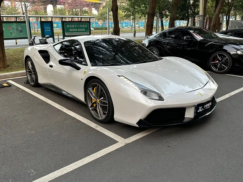 Ferrari 488 2016 — фото 12