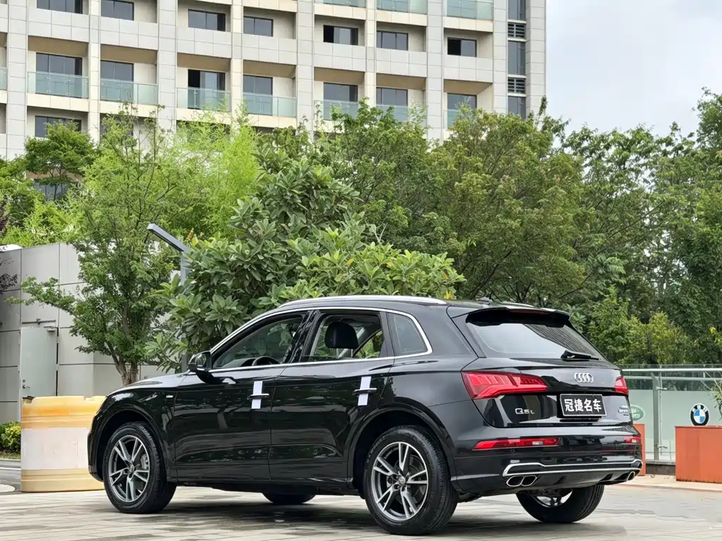 Audi Q5L 2019 — фото 9