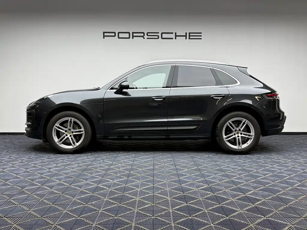 Porsche Macan 2023 — фото 9