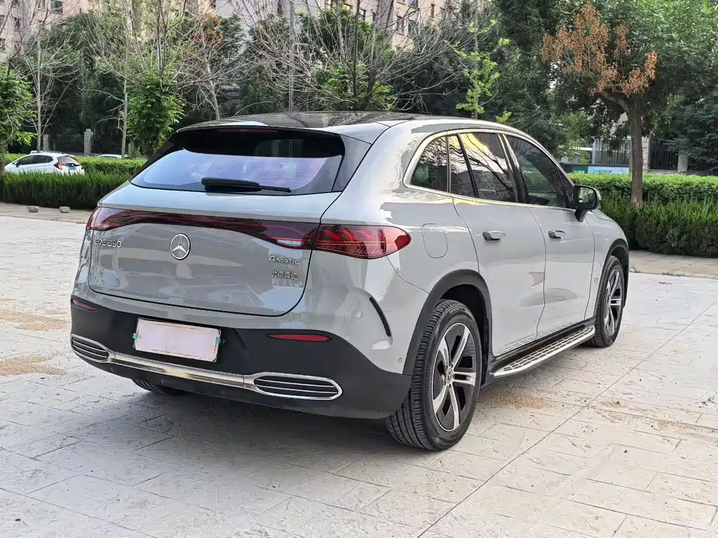 Mercedes-Benz EQE SUV 2023 — фото 9