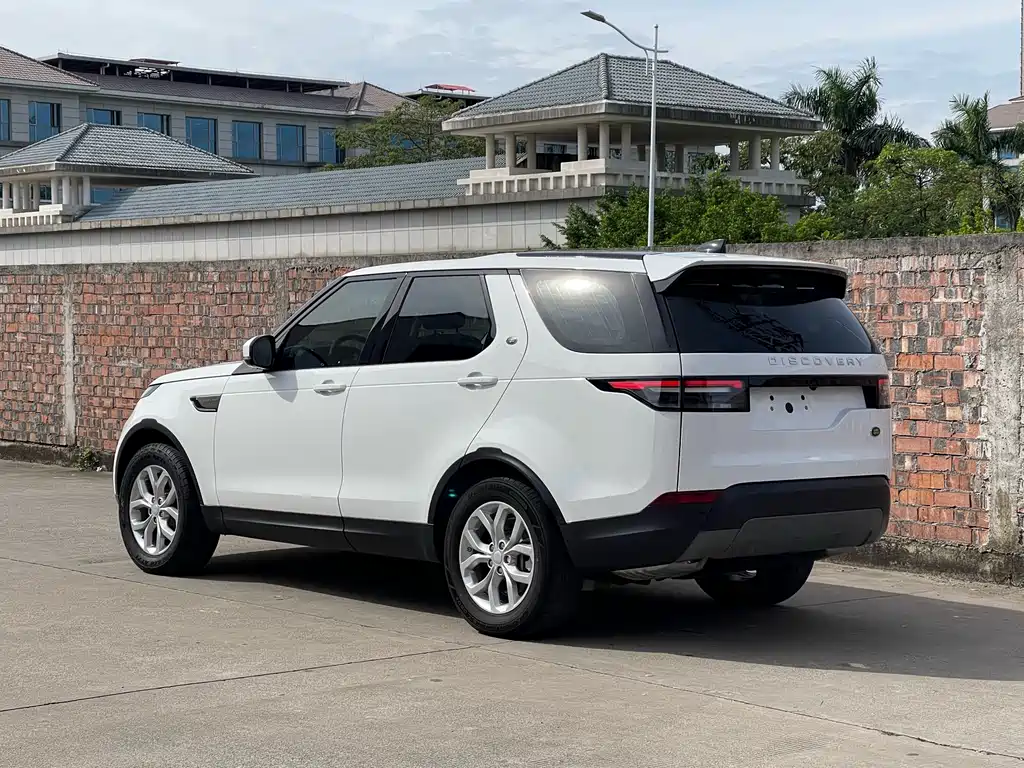 Land Rover Discovery 2019 — фото 8