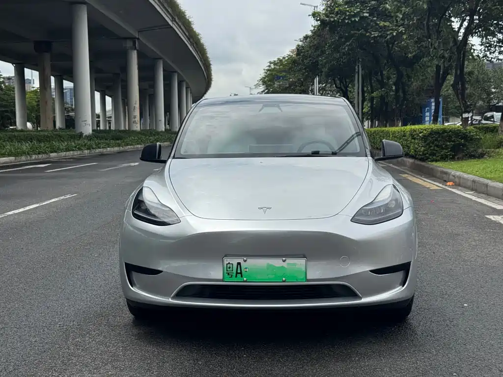 Tesla Model Y 2023 — фото 2