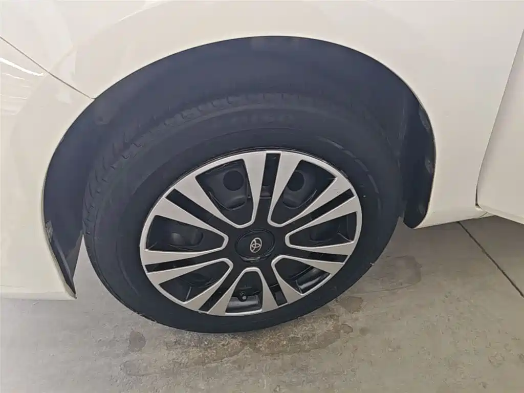 Toyota Yaris L 2020 — фото 23