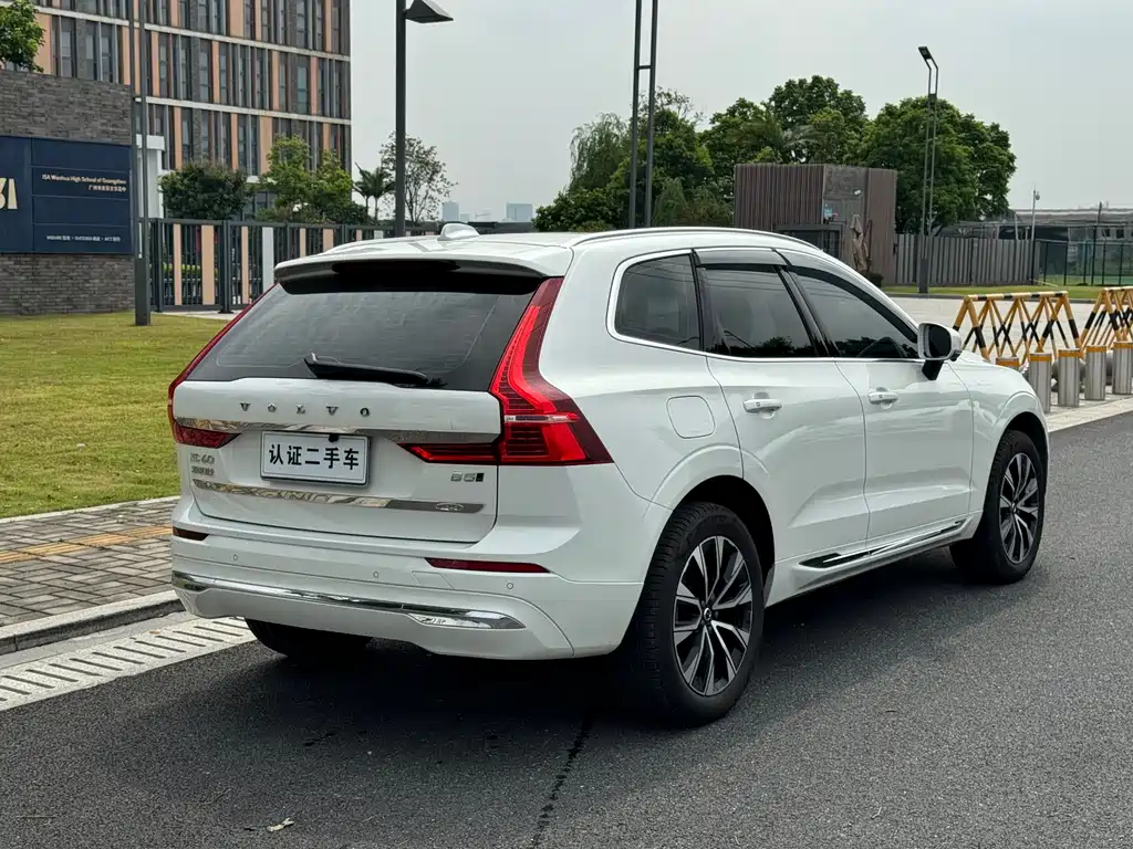 Volvo XC60 2025