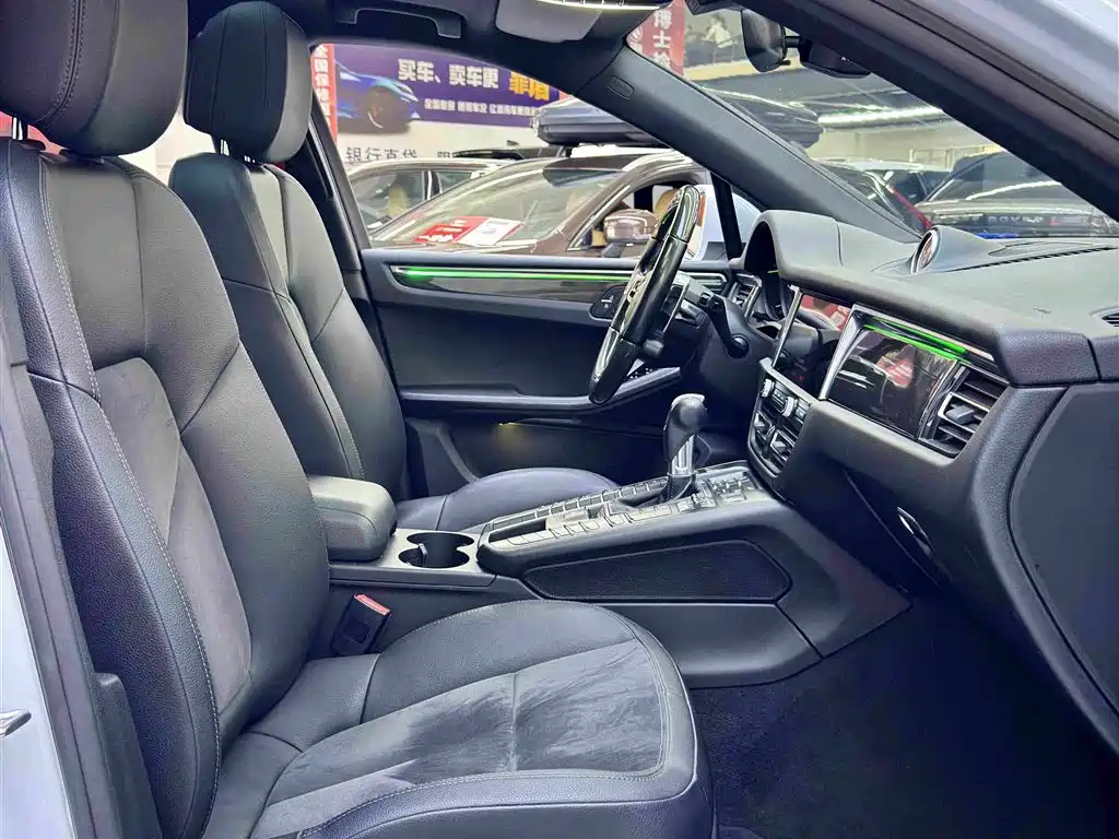 Porsche Macan 2019 — фото 12