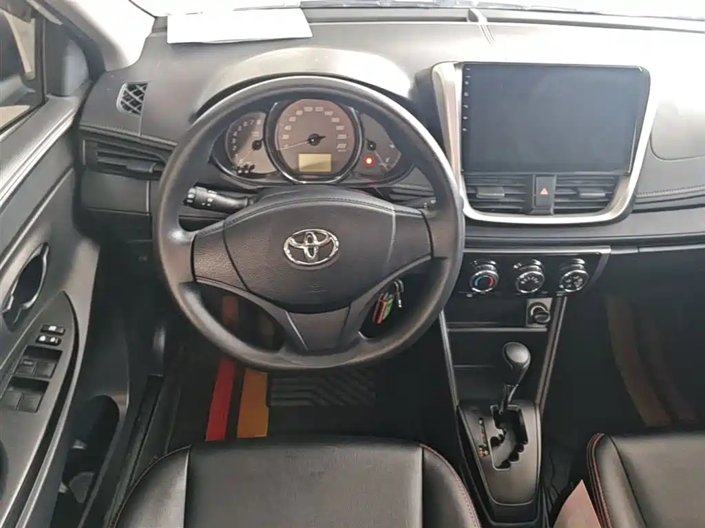 Toyota Yaris L 2020 — фото 11