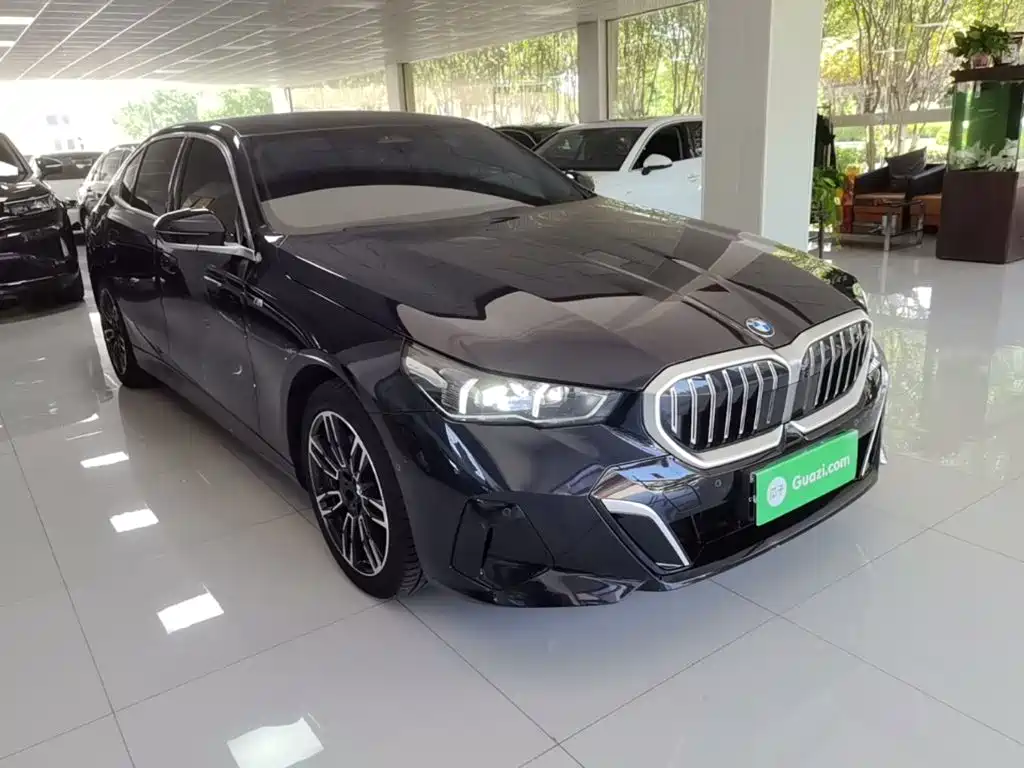 BMW 5 Series 2025