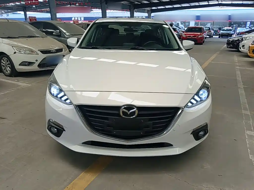 Mazda 3 Axela 2015