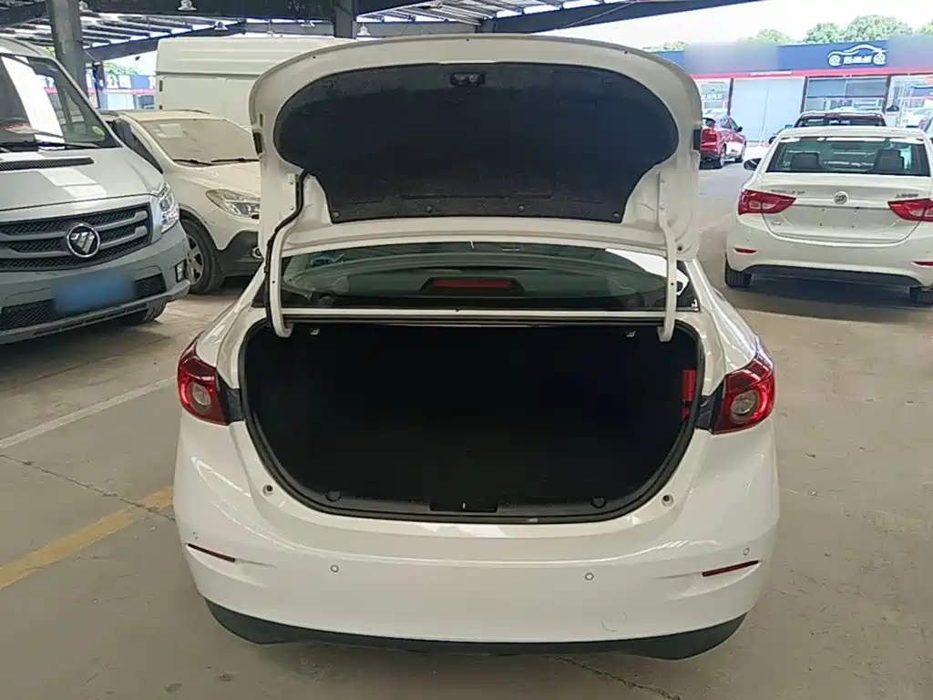 Mazda 3 Axela 2015 — фото 19