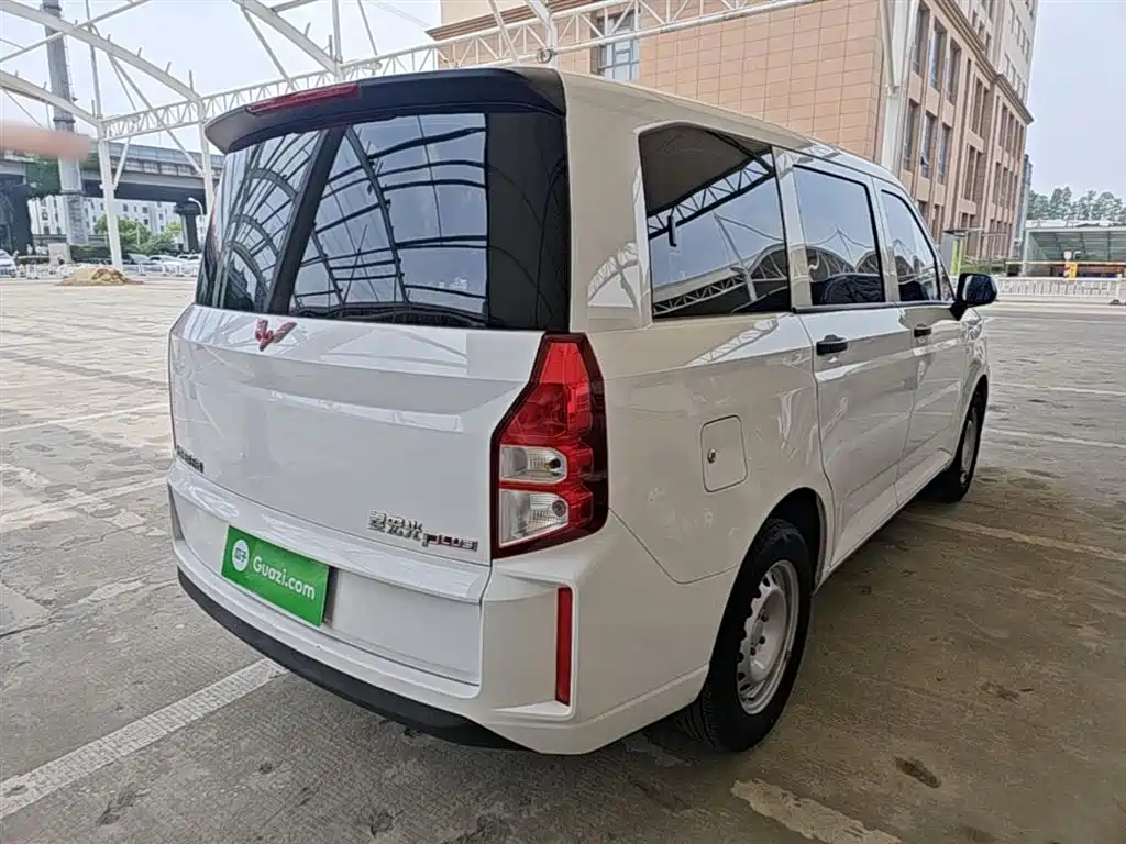 Wuling Hongguang PLUS 2024 — фото 7