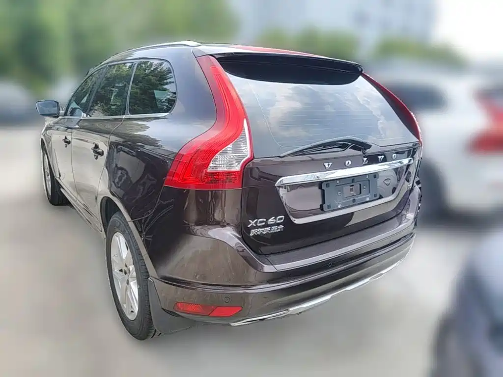 Volvo XC60 2017 — фото 9